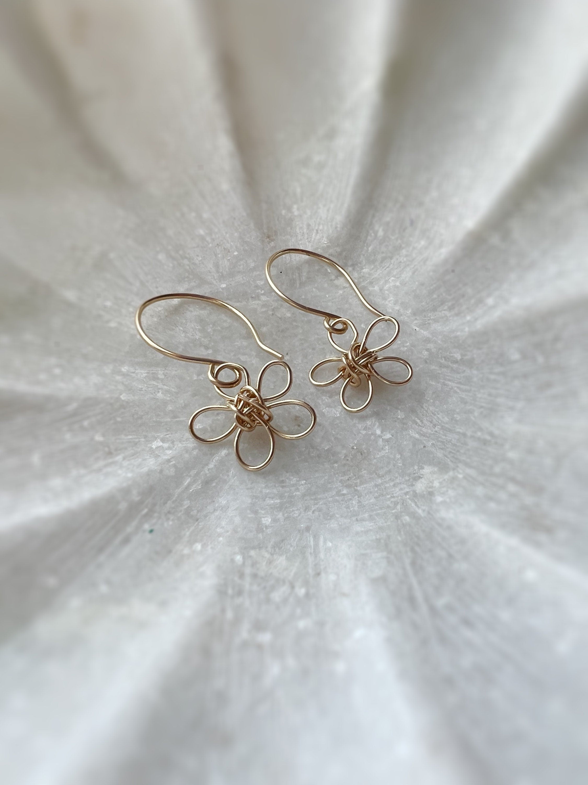 Daisy flower earrings